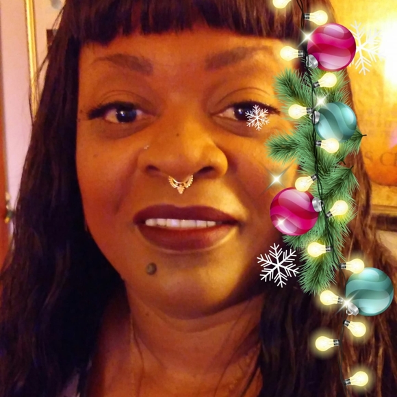 Meet your Posher, Debra - Picture 1 of 1